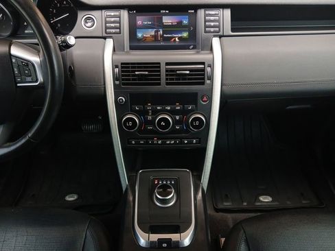 Used 2019 Land Rover Discovery Sport AWD/4WD image 3