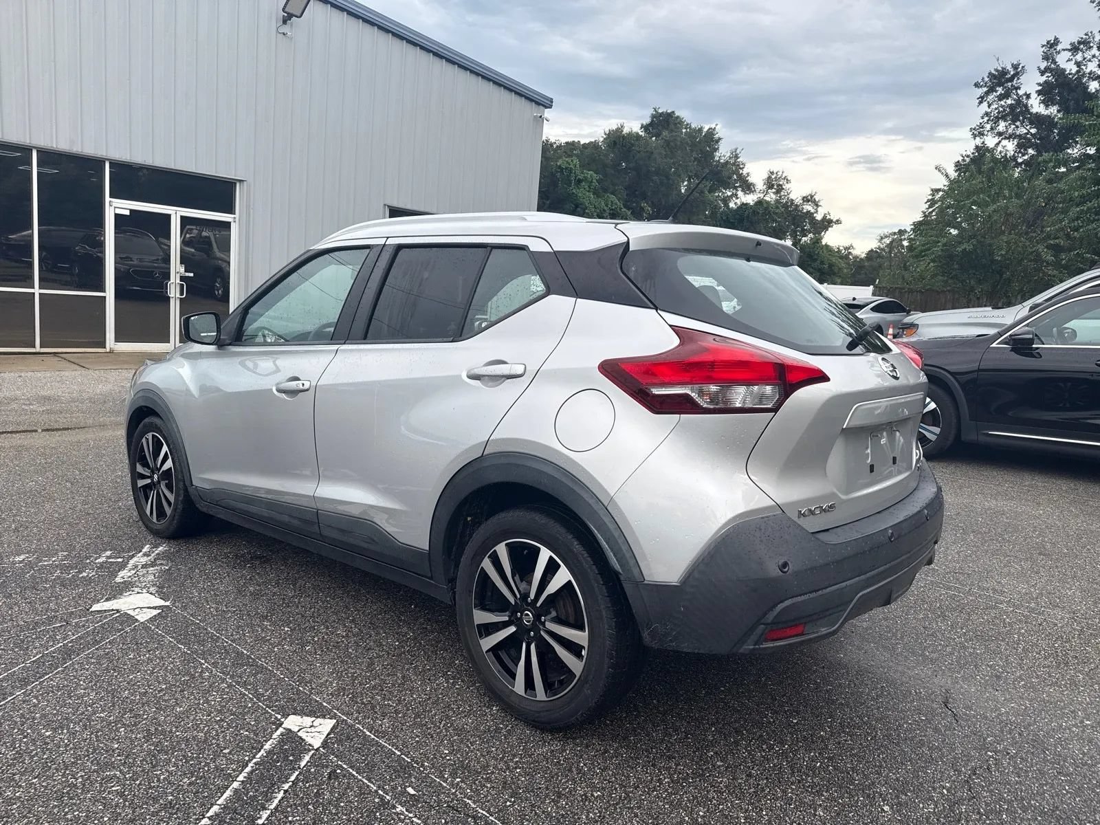 Used 2020 Nissan Kicks SV FWD image 10