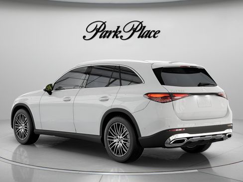 Used 2026 Mercedes-Benz GLC 300 image 14