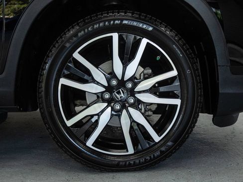 Used 2019 Honda Pilot Touring image 11