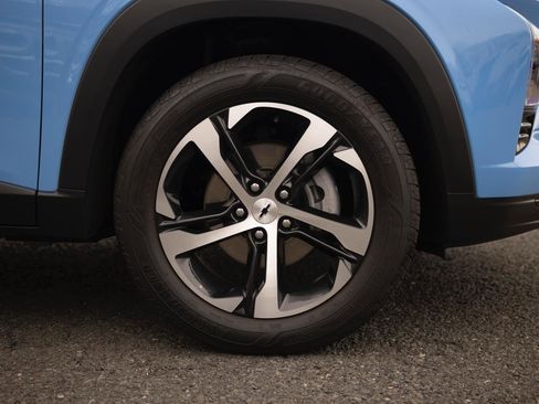 Used 2024 Chevrolet Trax RS w/ Driver Confidence Package FWD image 24