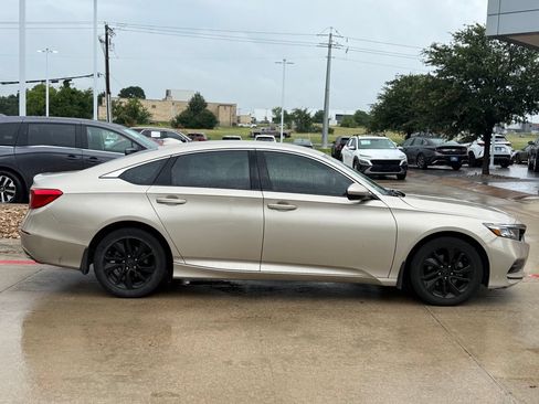 Used 2018 Honda Accord LX image 6