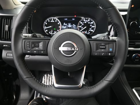 Used 2025 Nissan Pathfinder SL w/ SL Premium Package image 13