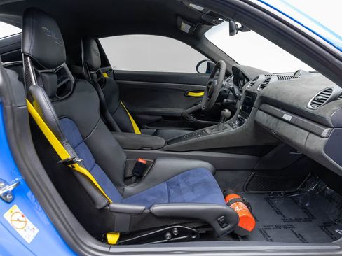 Used 2025 Porsche 718 Cayman GT4 RS RWD image 12