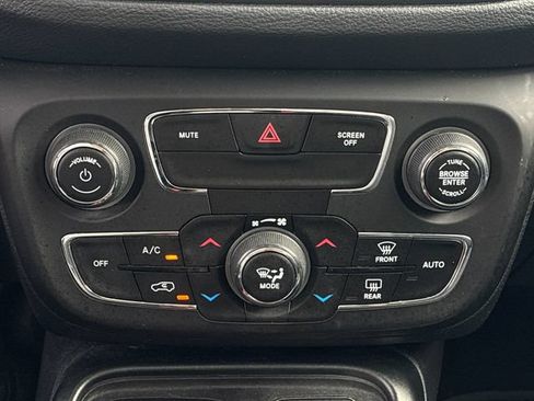 Used 2020 Jeep Compass Trailhawk AWD/4WD image 18