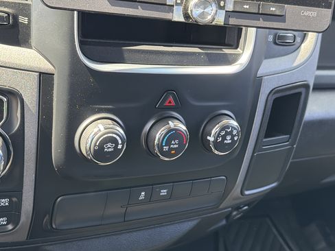 Used 2015 RAM 1500 Express AWD/4WD image 16