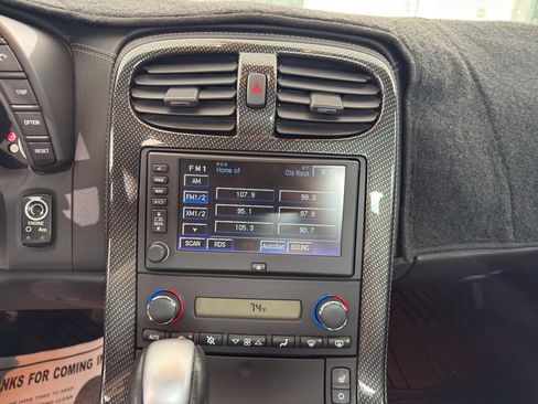 Used 2011 Chevrolet Corvette w/ Preferred Equipment Group image 19