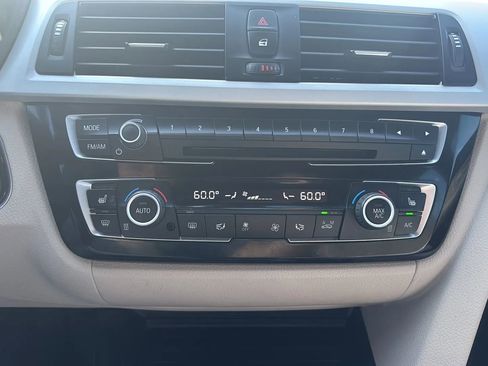 Used 2017 BMW 320i xDrive Sedan AWD/4WD image 11