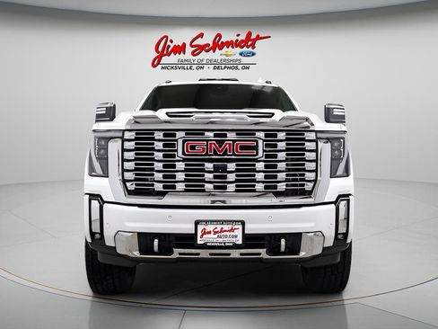 Used 2024 GMC Sierra 2500 Denali w/ Denali Reserve Package AWD/4WD image 2