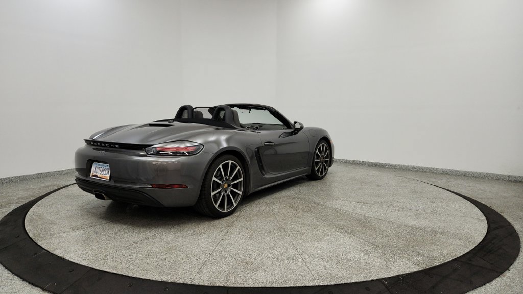 Used 2017 Porsche 718 Boxster RWD image 11