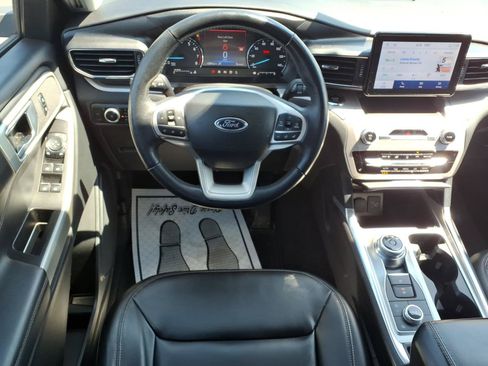 Certified 2023 Ford Explorer XLT w/ Equipment Group 202A AWD/4WD image 5