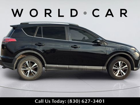 Used 2018 Toyota RAV4 XLE w/ Plus Extra Value Package FWD image 4