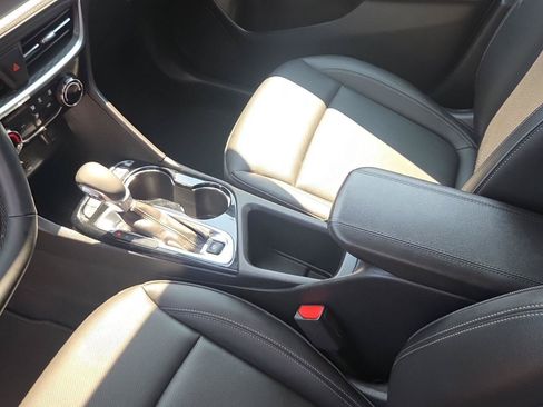 Used 2024 Buick Encore GX Sport Touring AWD/4WD image 19