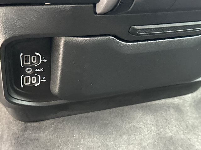 Used 2023 RAM 1500 Laramie AWD/4WD image 31