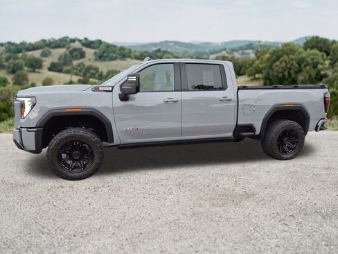 Used 2024 GMC Sierra 2500 AT4 w/ AT4 Premium Plus Package AWD/4WD image 4