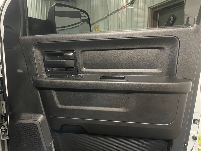 Used 2018 RAM 2500 Tradesman w/ Chrome Appearance Group AWD/4WD image 17