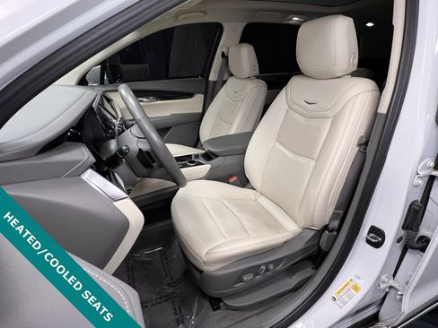 Used 2022 Cadillac XT6 Premium Luxury image 3