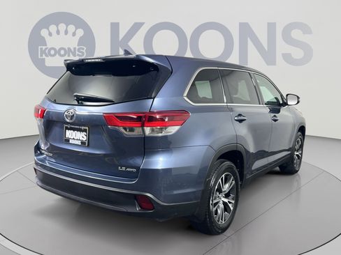 Used 2019 Toyota Highlander Plus AWD/4WD image 11