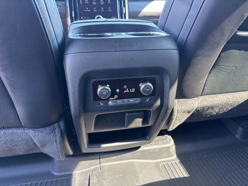 New 2026 GMC Acadia Denali Ultimate w/ LPO, Floor Liner Package AWD/4WD image 17