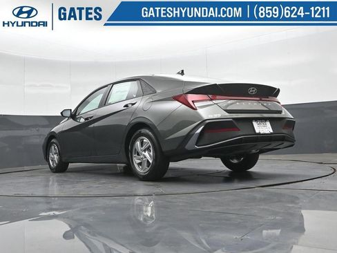 New 2026 Hyundai Elantra SE FWD image 41