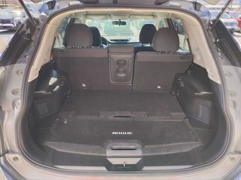 Used 2016 Nissan Rogue S w/ Appearance Package image 9