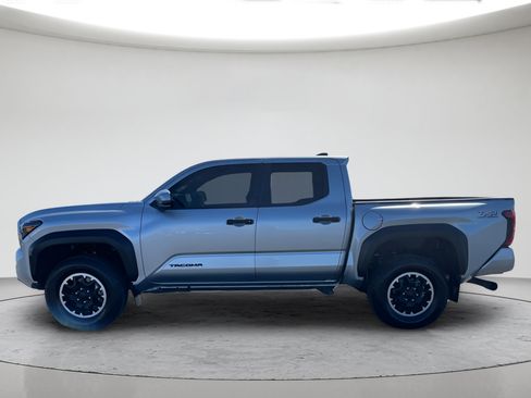 Certified 2024 Toyota Tacoma TRD Off-Road AWD/4WD image 6