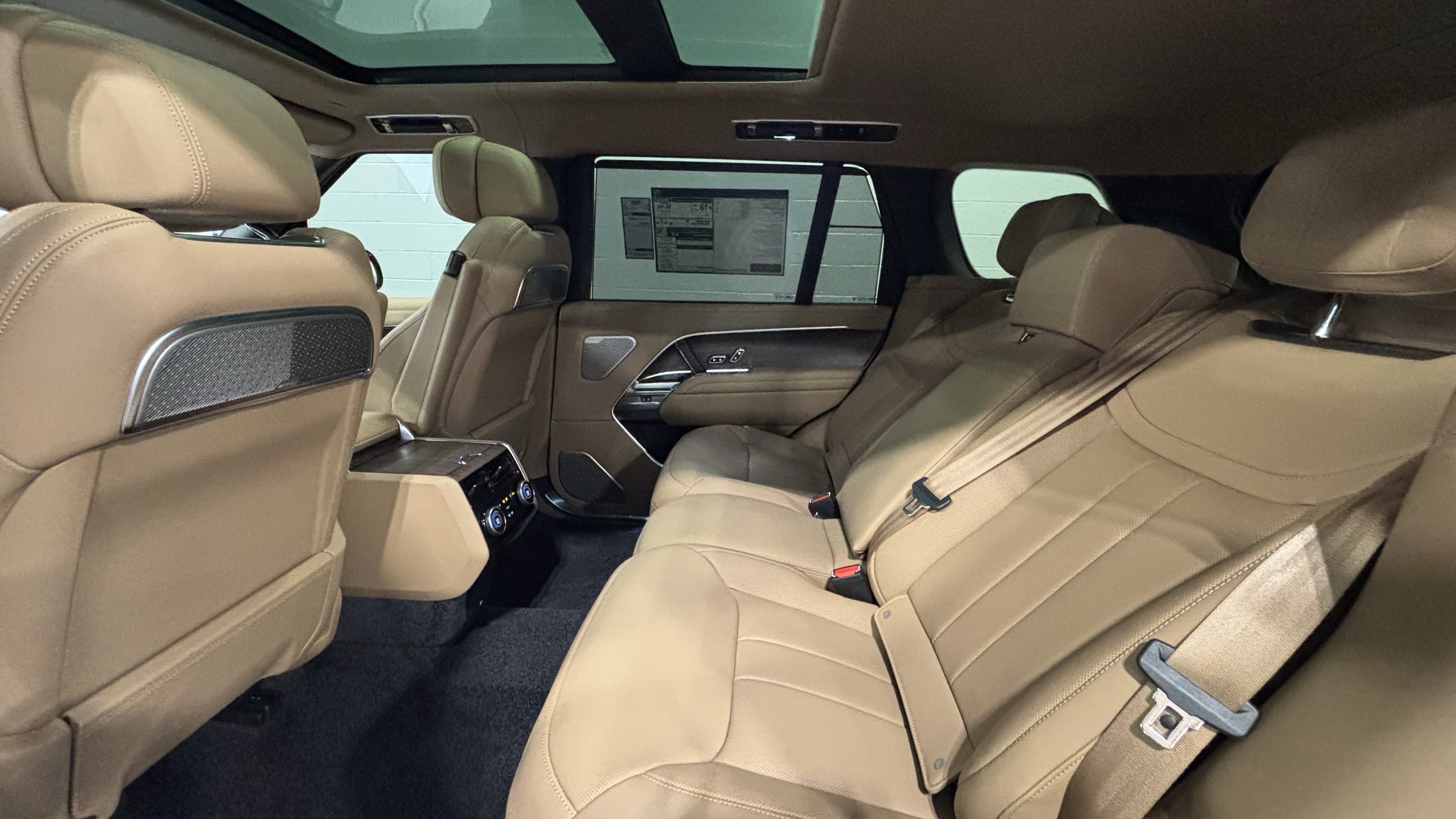 New 2026 Land Rover Range Rover Long Wheelbase Autobiography AWD/4WD image 6