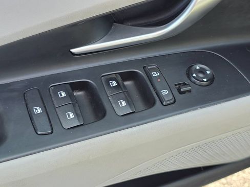 Used 2024 Hyundai Elantra Limited FWD image 20