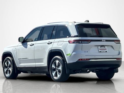 Used 2022 Jeep Grand Cherokee Limited 4xe w/ MOPAR Finishing Package AWD/4WD image 3