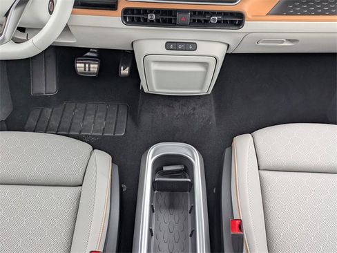 New 2025 Volkswagen ID. Buzz Pro S Plus image 19