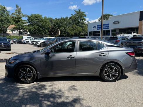 Used 2025 Nissan Sentra SV FWD image 5