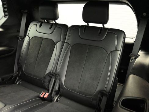 Used 2023 Jeep Grand Cherokee L Laredo image 21