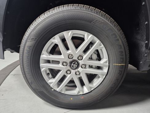 New 2026 Toyota Tundra SR5 AWD/4WD image 10