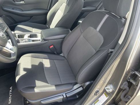 Used 2025 Nissan Sentra SV w/ Trunk Package FWD image 17