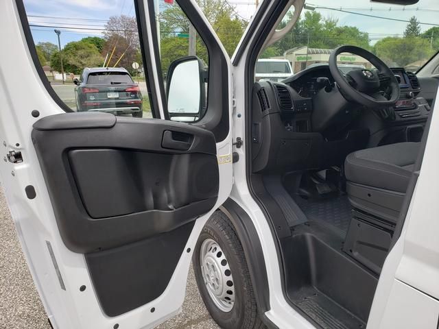 Used 2025 RAM ProMaster 1500 w/ Convenience Group FWD image 12