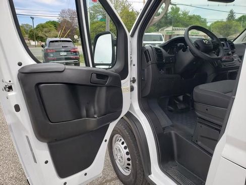 Used 2025 RAM ProMaster 1500 w/ Convenience Group FWD image 12
