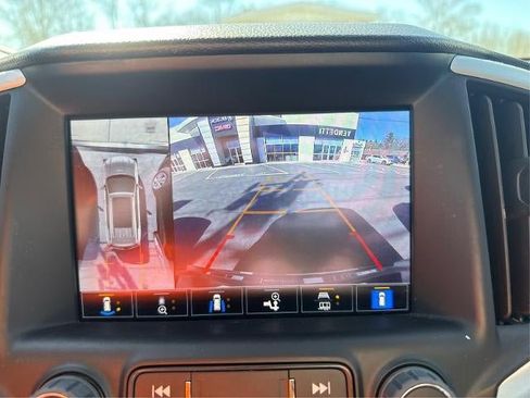 Used 2022 GMC Terrain SLT w/ Infotainment Package II image 14