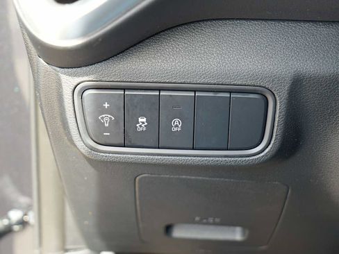 Certified 2025 Kia Soul LX w/ LX Technology Package image 19