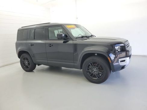 Used 2025 Land Rover Defender 110 S AWD/4WD image 4