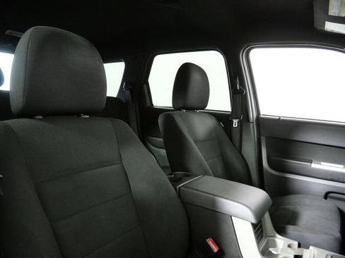 Used 2009 Ford Escape XLT FWD image 12