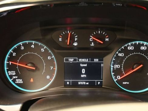 Used 2022 Chevrolet Traverse LT FWD image 9