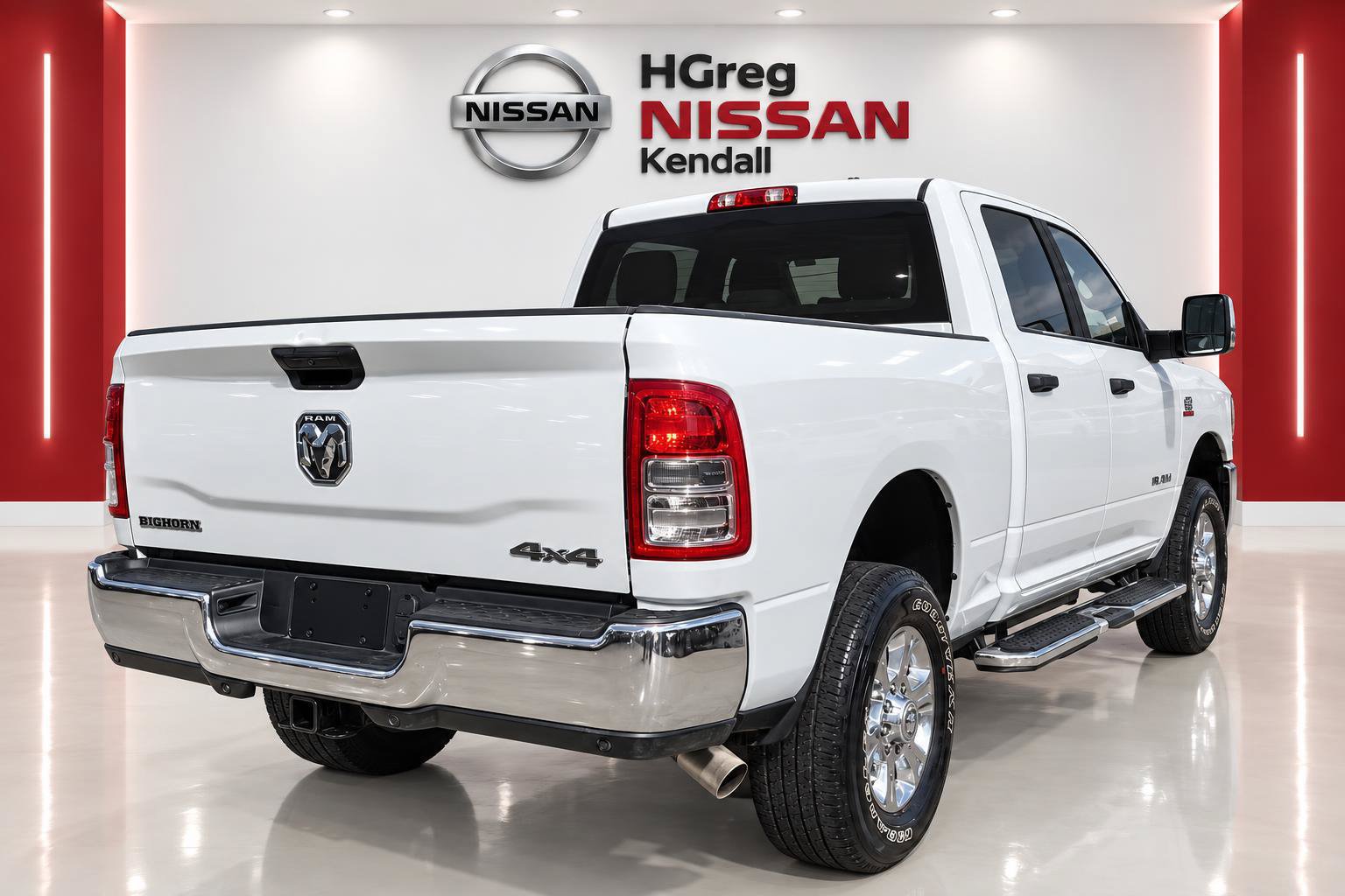 Used 2024 RAM 2500 Big Horn w/ Off Road Package AWD/4WD image 4