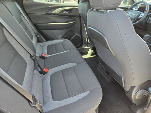 Used 2025 Chevrolet TrailBlazer LS w/ LS Confidence Package FWD image 27
