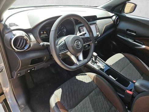 Used 2021 Nissan Kicks SR w/ Interior Electronics Package FWD image 16