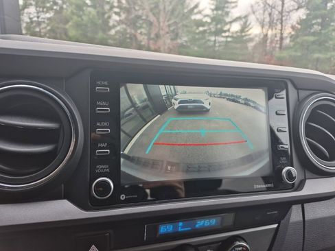 Used 2021 Toyota Tacoma TRD Off-Road image 30