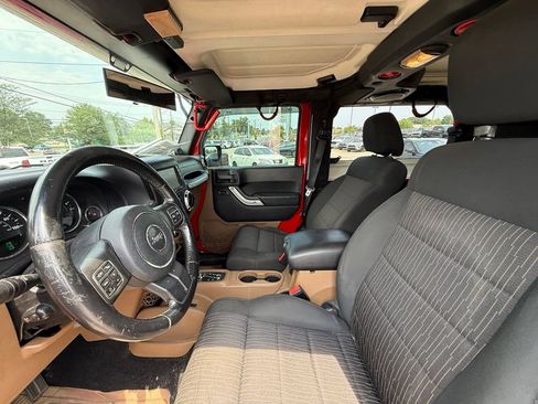 Used 2012 Jeep Wrangler Sahara w/ Connectivity Group AWD/4WD image 12