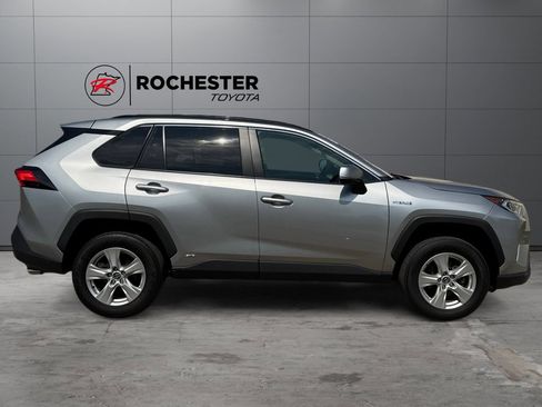 Used 2020 Toyota RAV4 XLE w/ All Weather Liner Package AWD/4WD image 6