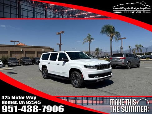 Used 2024 Jeep Wagoneer L Series II RWD image 1