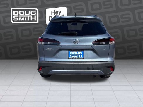 Used 2026 Toyota Corolla Cross LE w/ Moonroof Package image 4