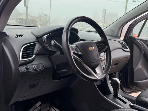 Used 2017 Chevrolet Trax LT w/ LT Convenience Package image 22
